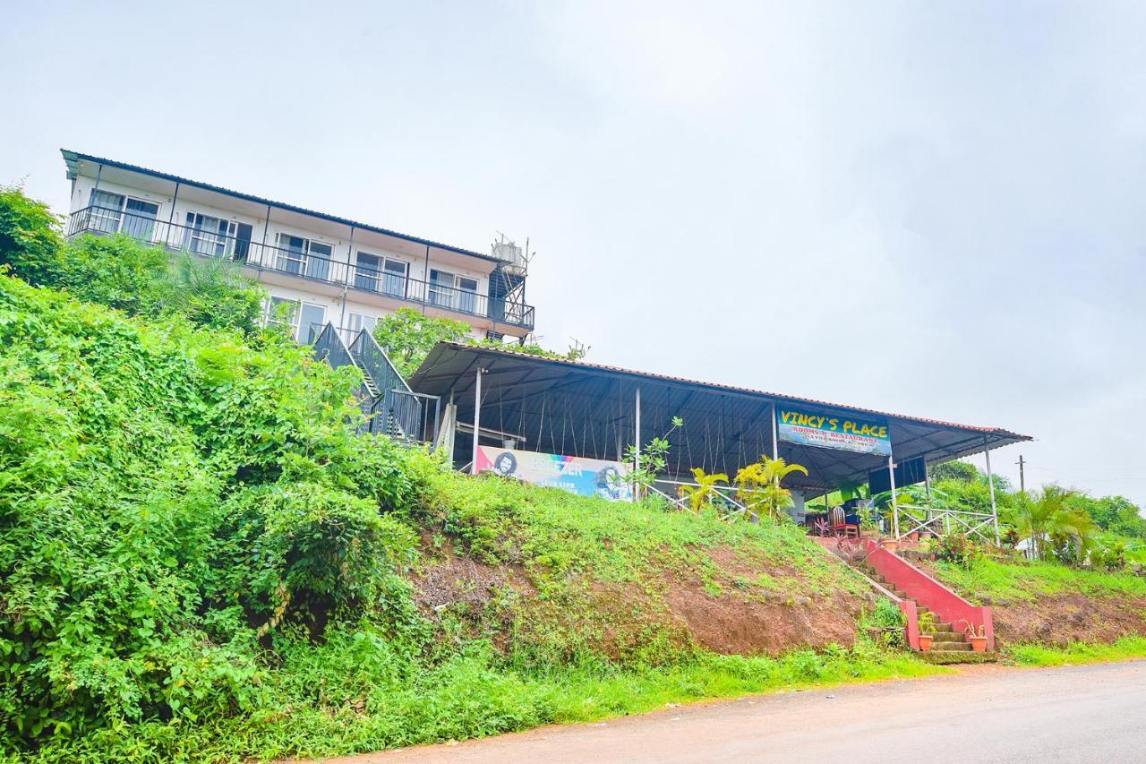 Fabexpress Vincy Palace, Mandrem Beach Hotell Exteriör bild