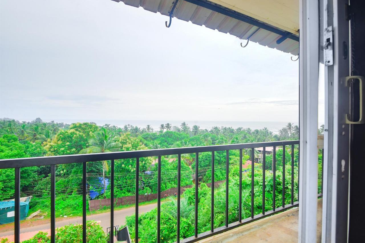 Fabexpress Vincy Palace, Mandrem Beach Hotell Exteriör bild